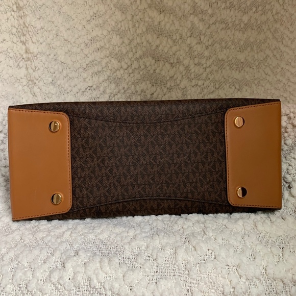 MICHAEL Michael Kors Gramercy Signature Satchel - Picture 5 of 8